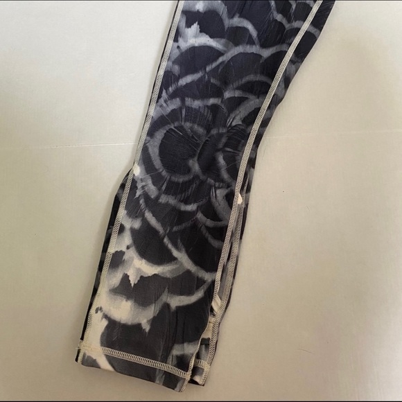 Lululemon Wunder Under Pant Pretty Plume Dance 4 - Picture 4 of 10